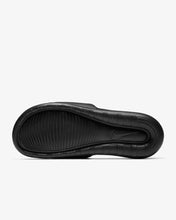 Cargar imagen en el visor de la galería, Nike Victori One