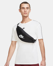 Cargar imagen en el visor de la galería, Nike BAG Heritage