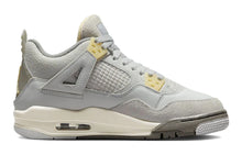 Cargar imagen en el visor de la galería, Jordan 4 Retro SE Craft Photon Dust (GS)