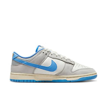 Cargar imagen en el visor de la galería, Nike Dunk Low Athletic Department University Blue