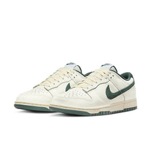 Cargar imagen en el visor de la galería, Nike Dunk Low Athletic Department Deep Jungle