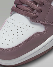 Cargar imagen en el visor de la galería, AIR JORDAN 1 HIGH OG “MAUVE”