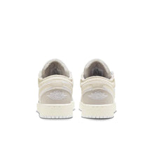 Cargar imagen en el visor de la galería, Jordan 1 Low SE Craft Inside Out Tech Grey