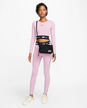 Cargar imagen en el visor de la galería, Nike Sportswear Futura 365 Cross-body Bag (3L)
