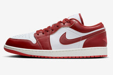 Cargar imagen en el visor de la galería, AIR JORDAN 1 LOW “DUNE RED”