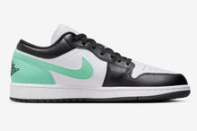 Cargar imagen en el visor de la galería, AIR JORDAN 1 LOW “GREEN GLOW”