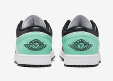 Cargar imagen en el visor de la galería, AIR JORDAN 1 LOW “GREEN GLOW”