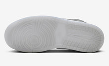 Cargar imagen en el visor de la galería, AIR JORDAN 1 LOW SE “METALLIC SILVER”