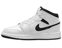 Cargar imagen en el visor de la galería, JORDAN 1 MID “WHITE/BLACK” GS