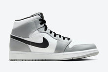 Cargar imagen en el visor de la galería, AIR JORDAN 1 MID “LIGHT SMOKE GREY”