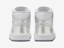 Cargar imagen en el visor de la galería, AIR JORDAN 1 MID SE “METALLIC SILVER”