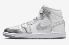 Cargar imagen en el visor de la galería, AIR JORDAN 1 MID SE “METALLIC SILVER”