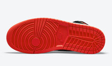 Cargar imagen en el visor de la galería, AIR JORDAN 1 MID “SIEMPRE FAMILIA”