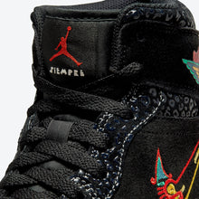 Cargar imagen en el visor de la galería, AIR JORDAN 1 MID “SIEMPRE FAMILIA”