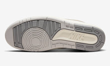 Cargar imagen en el visor de la galería, AIR JORDAN 2 LOW “PYTHON”