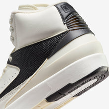 Cargar imagen en el visor de la galería, WOMEN’S AIR JORDAN 2 “SAIL/BLACK”