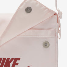 Cargar imagen en el visor de la galería, Nike Sportswear Women's Futura 365 Crossbody Bag (3L)