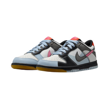 Cargar imagen en el visor de la galería, NIKE DUNK LOW “DANCE”