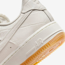 Cargar imagen en el visor de la galería, WMNS NIKE AIR FORCE 1 LOW “PHANTOM CROC”