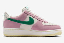 Cargar imagen en el visor de la galería, NIKE AIR FORCE 1 LOW “SOFT PINK”