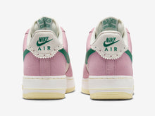 Cargar imagen en el visor de la galería, NIKE AIR FORCE 1 LOW “SOFT PINK”