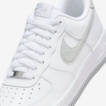 Cargar imagen en el visor de la galería, NIKE AIR FORCE 1 LOW “LIGHT SMOKE GREY”