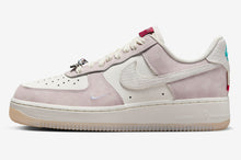 Cargar imagen en el visor de la galería, NIKE AIR FORCE 1 LOW “YEAR OF THE DRAGON”