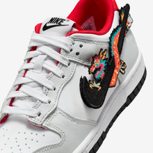 Cargar imagen en el visor de la galería, NIKE DUNK LOW GS “YEAR OF THE DRAGON”