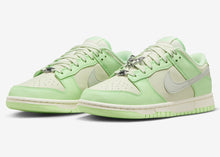 Cargar imagen en el visor de la galería, NIKE DUNK LOW NEXT NATURE “SEA GLASS”