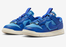 Cargar imagen en el visor de la galería, NIKE DUNK LOW REMASTERED UNIVERSITY BLUE