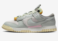 Cargar imagen en el visor de la galería, NIKE DUNK LOW REMASTERED “MINT FOAM”
