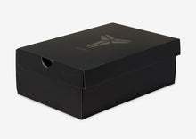 Cargar imagen en el visor de la galería, NIKE KOBE 4 PROTRO “PHILLY”
