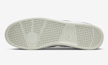 Cargar imagen en el visor de la galería, NIKE MAC ATTACK “OIL GREEN”