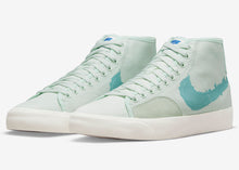 Cargar imagen en el visor de la galería, NIKE SB BLAZER COURT MID PREMIUM “BARELY GREEN”