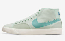 Cargar imagen en el visor de la galería, NIKE SB BLAZER COURT MID PREMIUM “BARELY GREEN”