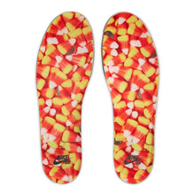 Cargar imagen en el visor de la galería, NIKE SB DUNK HIGH “SWEET TOOTH”