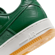 Cargar imagen en el visor de la galería, WMNS Nike Air Force 1 '07 LX