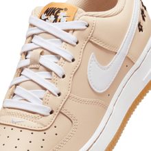 Cargar imagen en el visor de la galería, Nike Air Force 1 SE