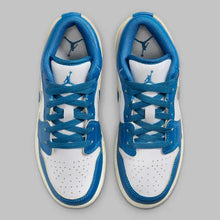 Cargar imagen en el visor de la galería, Air Jordan 1 Low SE GS 'Industrial Blue'