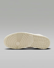 Cargar imagen en el visor de la galería, Air Jordan 1 Mid SE Craft