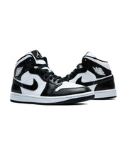 Cargar imagen en el visor de la galería, Jordan 1 Mid Panda (Women's)