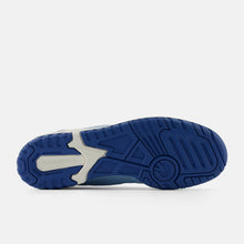 Cargar imagen en el visor de la galería, NEW BALANCE 550