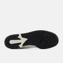 Cargar imagen en el visor de la galería, NEW BALANCE 550