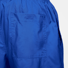 Cargar imagen en el visor de la galería, Nike Club Men's Woven Flow Shorts