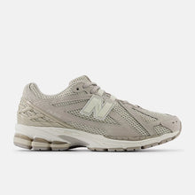 Cargar imagen en el visor de la galería, NEW BALANCE 1906R Grey Days