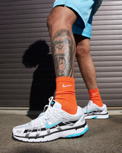 Cargar imagen en el visor de la galería, Nike P-6000