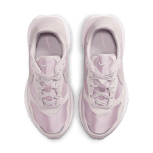 Cargar imagen en el visor de la galería, W Nike Phoenix Waffle