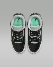 Cargar imagen en el visor de la galería, Air Jordan 3 Retro "Green Glow" GS