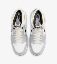 Cargar imagen en el visor de la galería, AJKO 1 "White and Black"