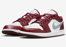 Cargar imagen en el visor de la galería, Air Jordan 1 Low GS 'Cherrywood Red Cement Grey'